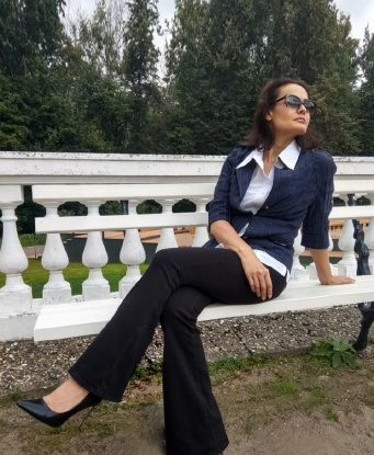 Знойная и сексуальная брюнетка ждет тебя в своей уютной квартире для незабываемых встреч. Я готова довести тебя до исступления и подарить море нежности и ласки. Только для истинных ценителей красоты и страсти. 1042, 42 года